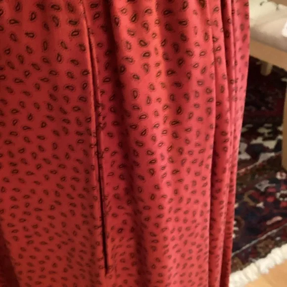 Ellen Tracy Chic Red Silk Pantsuit - Picture 14 of 16